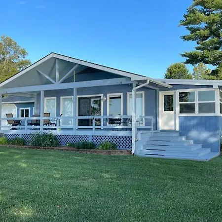 Lakeside Home W/ Private Dock & Covered Garage